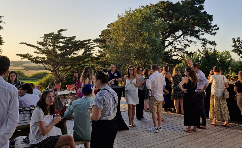 Séminaire team building Lorient rallye 2CV barbecue cocktail dj